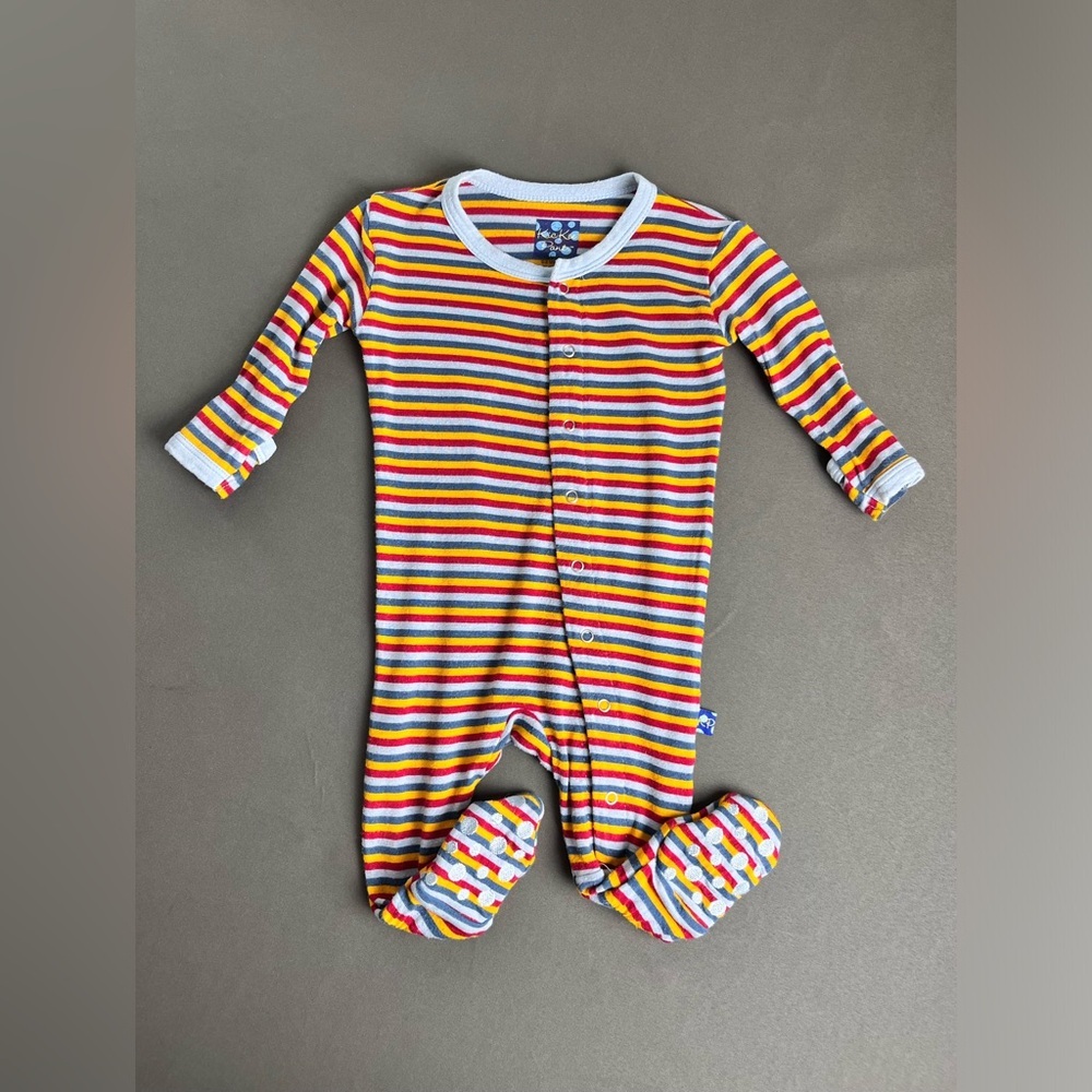 KicKee Pants Baby Boys' Print Footie, Circus Stripe Size 0-3 Months - Picture 1 of 9